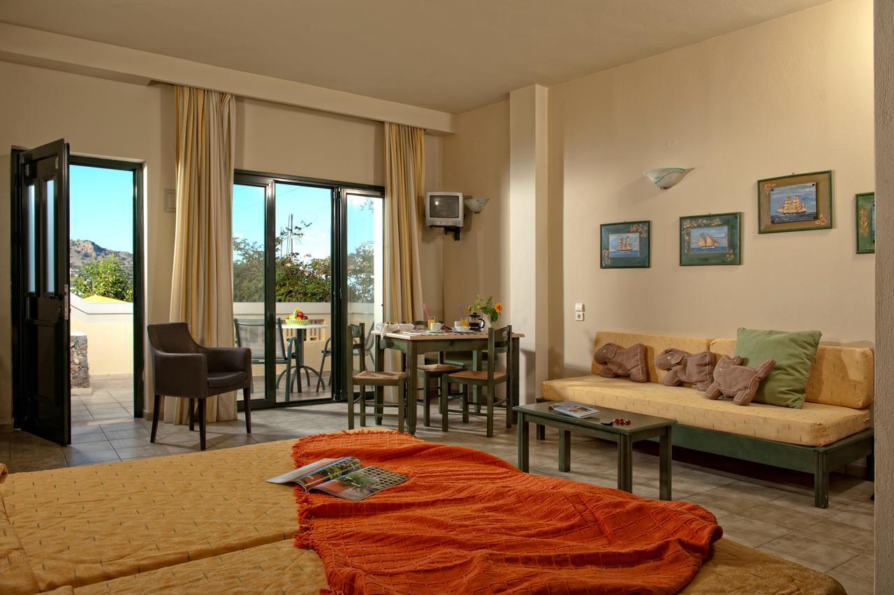 Villiana Holiday Apartments สตาลีดา ภายนอก รูปภาพ